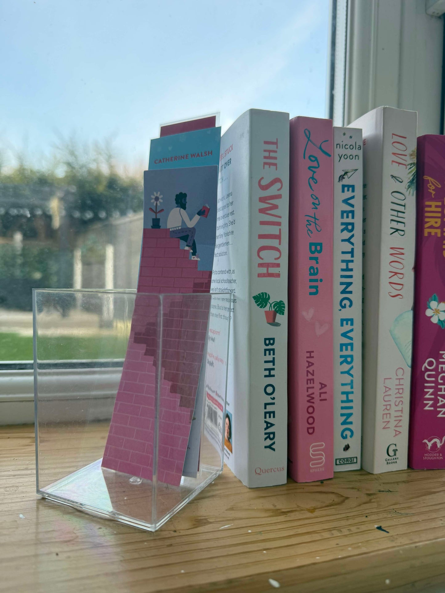 Clear Acrylic Pen Pot – Perfect for Pens, Bookmarks, and More
